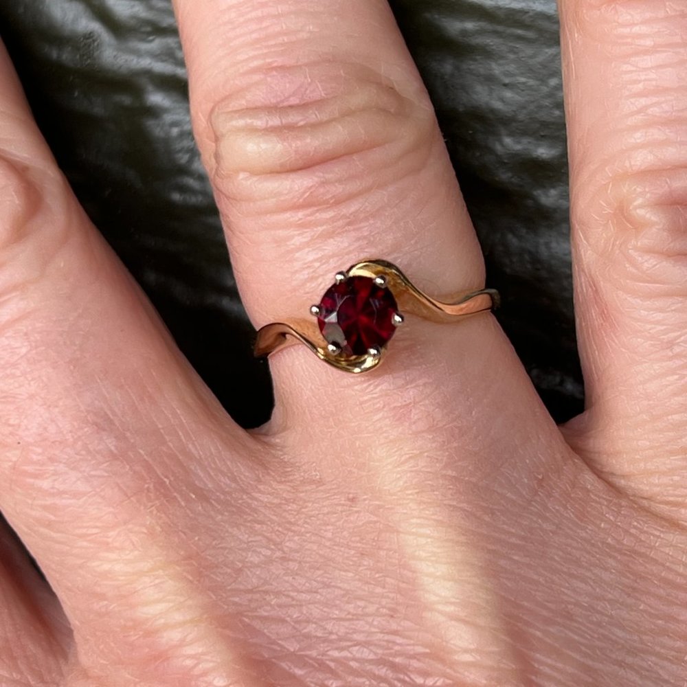 1 carat garnet gold ring - Picture 5 of 5